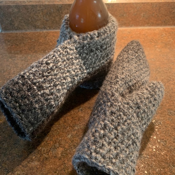 Handmade Campfire Mittens -  Crocheted with Premier Puzzle gradient yarn in GREY - Picture 3 of 3